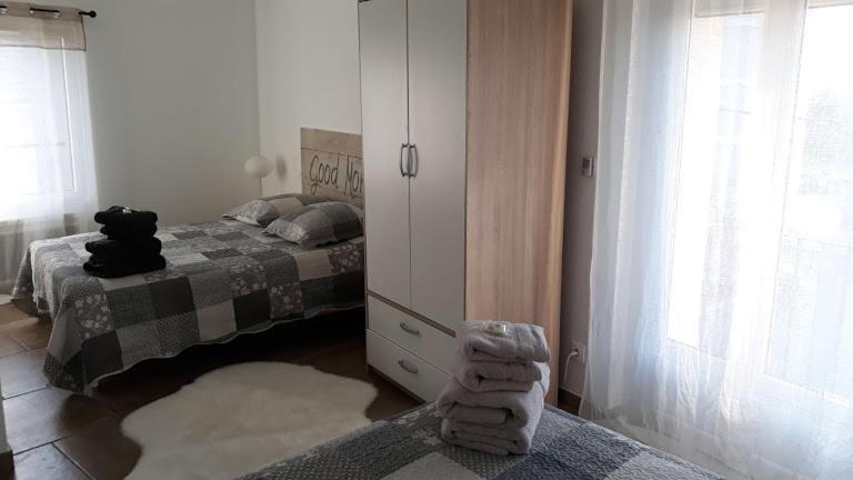 Appartement La Pomme D'Or LʼIsle-sur-la-Sorgue Exterior foto