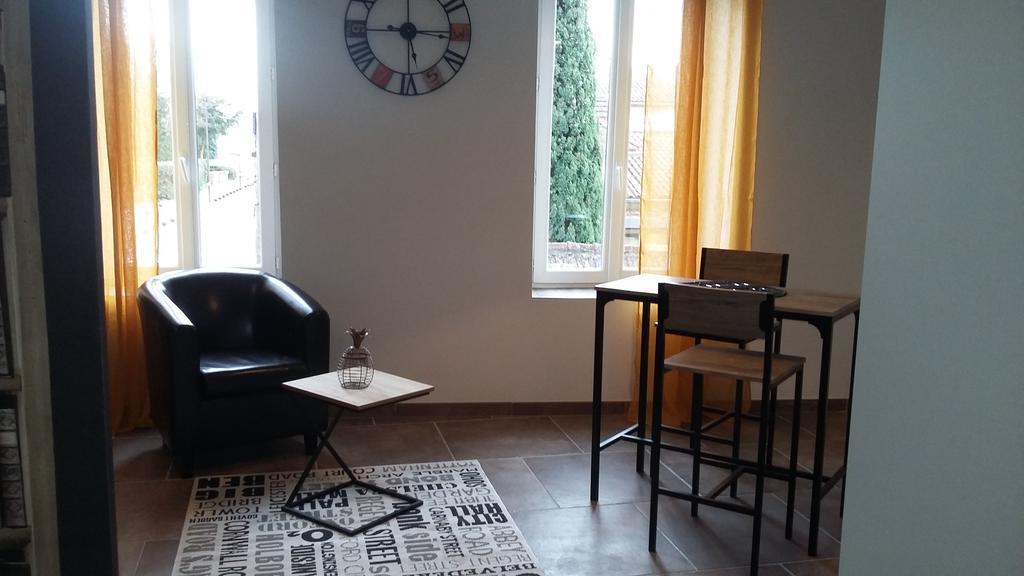 Appartement La Pomme D'Or LʼIsle-sur-la-Sorgue Exterior foto